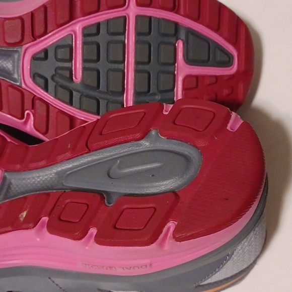 NIKE Women's Running Shoes - Picture 7 of 9